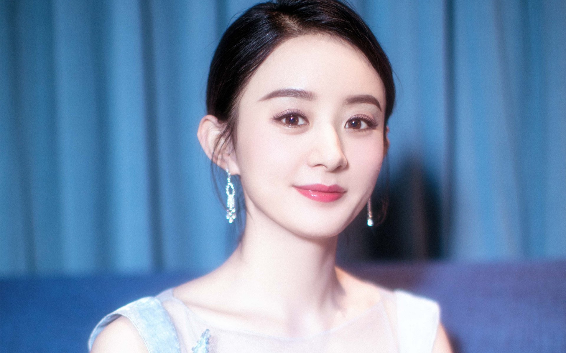 爱游戏多端接入-“高新区全民健身馆短柄墙球:快速抉择和精准攻击决定比赛走向”